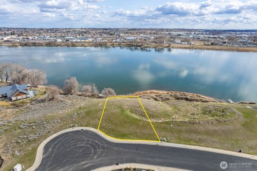 186 N Crestview Drive, Moses Lake, WA, 98837 | Card Image
