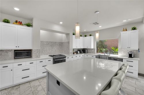 8373 Bartholomew Park Ct, Las Vegas, NV, 89139-7168 | Card Image