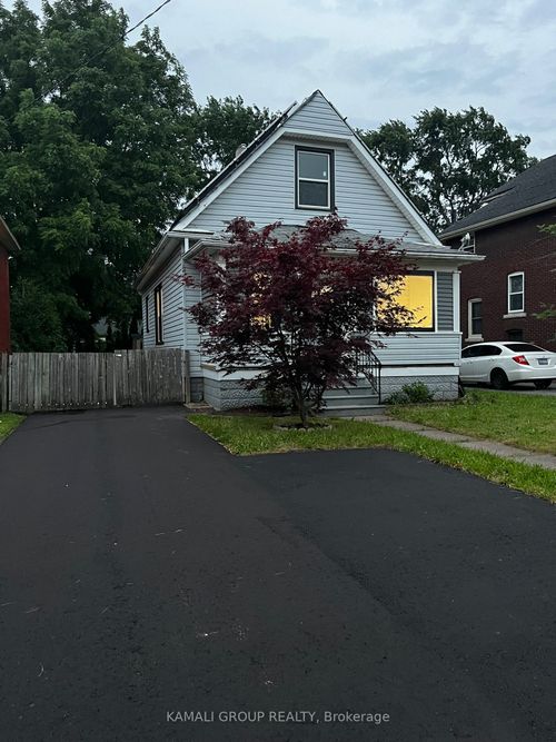 main-4554 3rd Ave, Niagara Falls, ON, L2E4L2 | Card Image