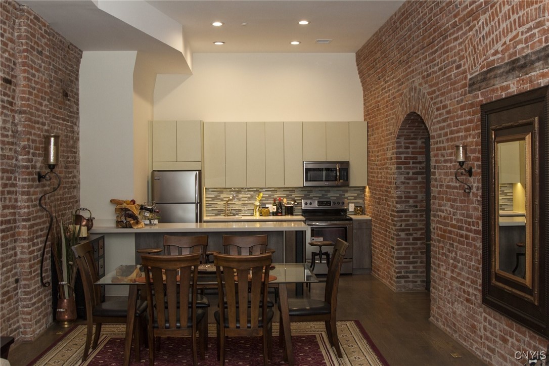 Residential Lease in Utica 4