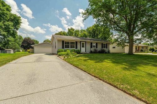 540 Kari St, Belleville, WI, 53508-9758 | Card Image