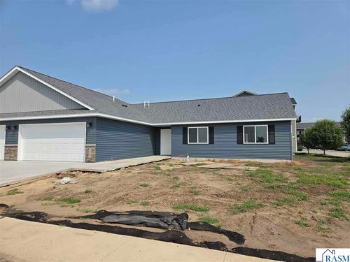 2025 Clark St, Saint Peter, MN, 56082-7527 | Card Image