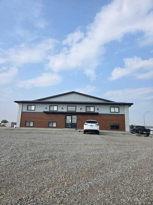 3719 2 Ave N, Lethbridge, AB, T1H5K7 | Card Image