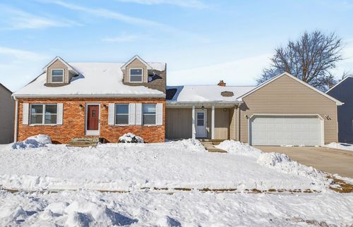 1505 Knoll Ridge Dr, Waverly, IA, 50677-1030 | Card Image
