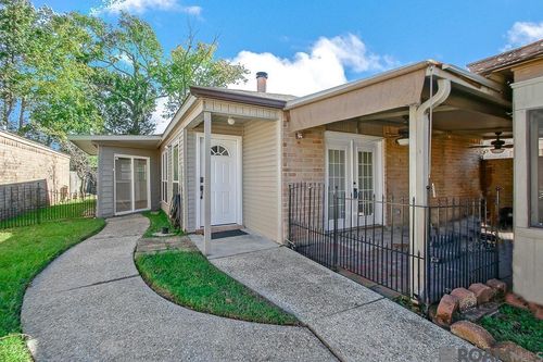 2331 Torrey Pine Dr, Baton Rouge, LA, 70816-1069 | Card Image
