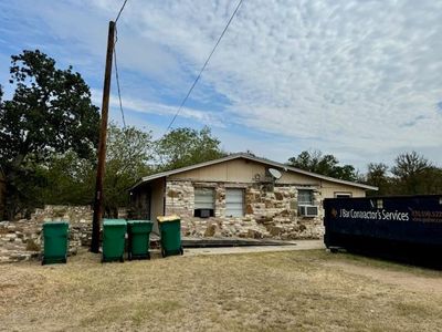 327 E Briar Drive, House other with 2 bedrooms, 1 bathrooms and null parking in Granite Shoals TX | Image 3