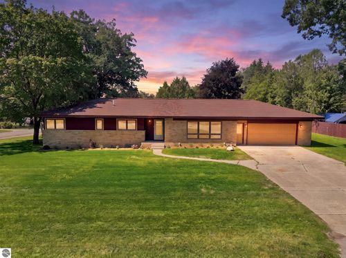 321 N Front, Lake City, MI, 49651-9307 | Card Image