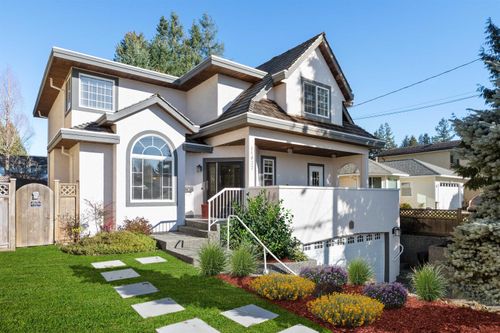 14027 Blackburn Ave, White Rock, BC, V4B2Z6 | Card Image