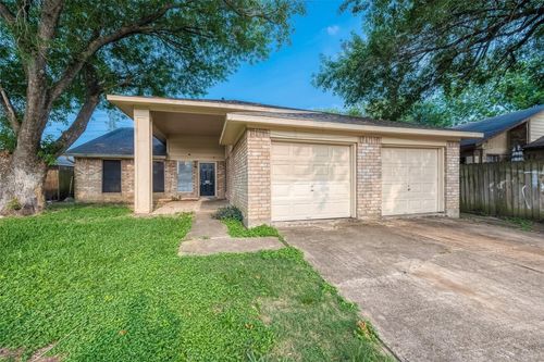 11203 Pender Ln, Stafford, TX, 77477-1238 | Card Image