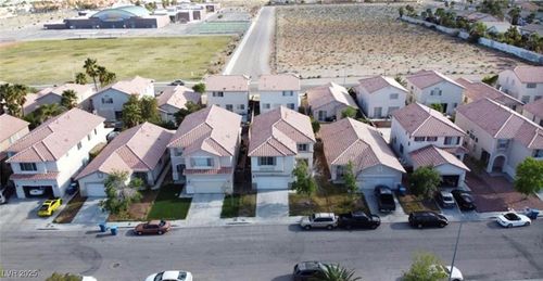 8901 Kingswood Dr, Las Vegas, NV, 89147-8683 | Card Image