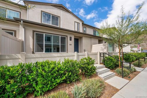 323 Satsuma Trail, Fallbrook, CA, 92028 | Card Image