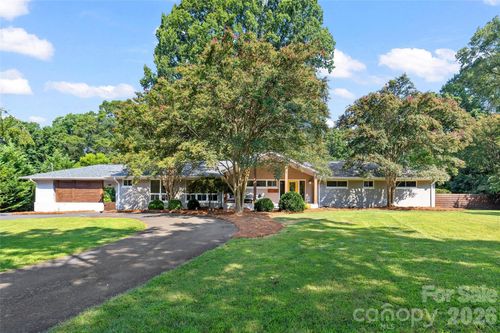 1222 Burtonwood Cir, Charlotte, NC, 28212-7011 | Card Image