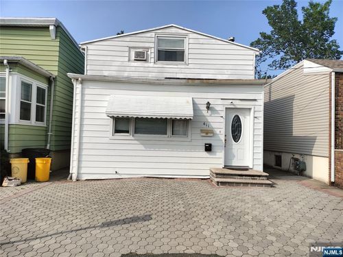 411 Sheridan Pl, Fairview, NJ, 07022-1905 | Card Image