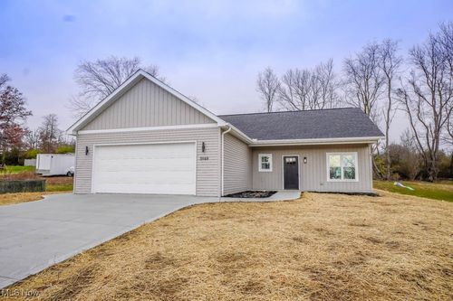 5149 Francesca St Ne, Louisville, OH, 44641-8673 | Card Image