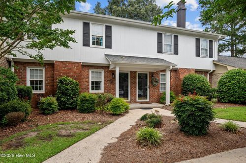 98 Barnes St, Greenville, NC, 27858-6104 | Card Image