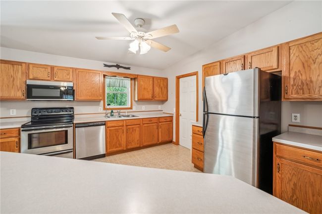 452 Upper Service Rd, House other with 3 bedrooms, 3 bathrooms and 8 parking in Hookstown PA | Image 24