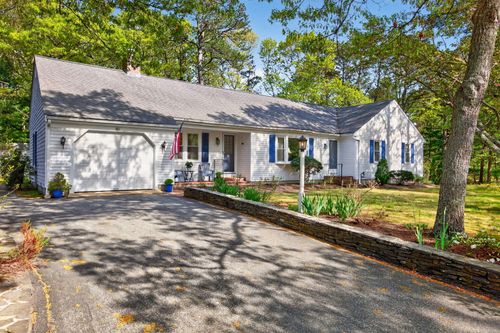 80 Roosevelt Road, Cotuit, MA, 02635 | Card Image