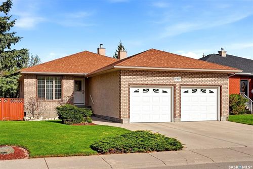 2927 Wimbledon Drive, Regina, SK, S4V2Y2 | Card Image