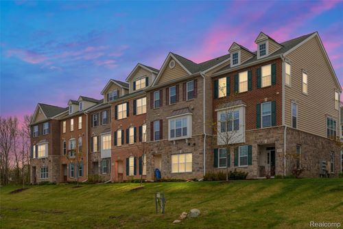 2769 Ashcombe Dr, Ann Arbor, MI, 48105-3707 | Card Image
