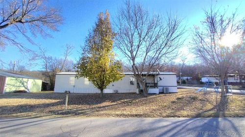 235 S Cherokee St, Stilwell, OK, 74960-4036 | Card Image