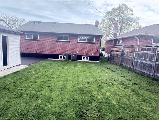 812 10 Th Ave, House other with 5 bedrooms, 2 bathrooms and 5 parking in Hamilton ON | Image 45