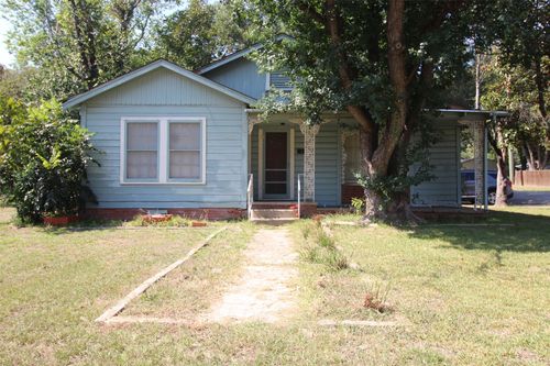 323 N Houston St, Grand Saline, TX, 75140-1617 | Card Image