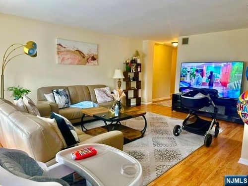 610 Anderson, Cliffside Park, NJ, 07010 | Card Image