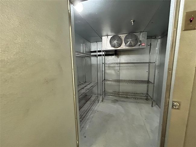 B1-Commercial Kitchen | Image 13