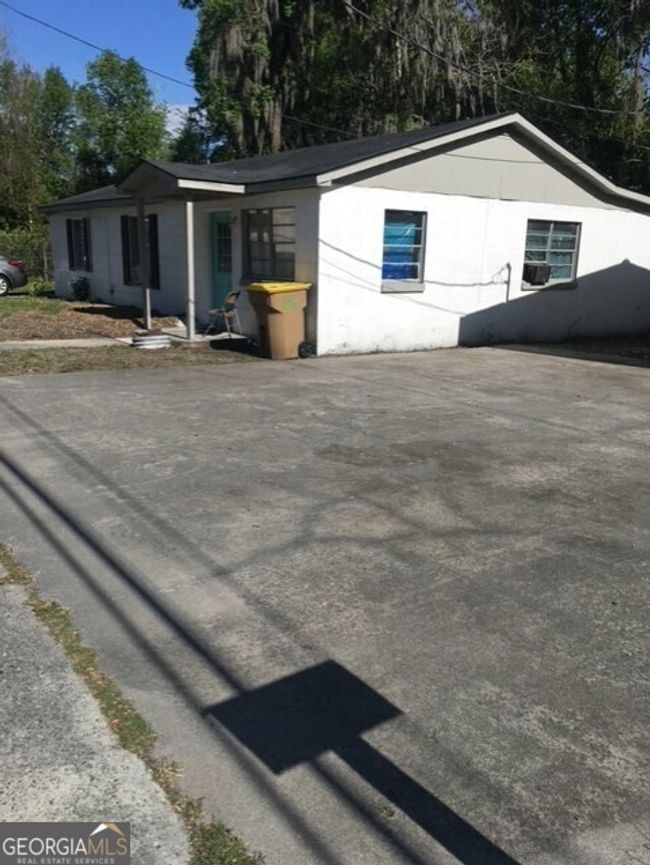2214 Shell Rd, House other with 3 bedrooms, 2 bathrooms and 2 parking in Savannah GA | Image 4