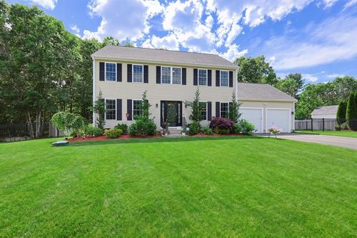 7 Stanley Cir, Mansfield, MA, 02048-1793 | Card Image