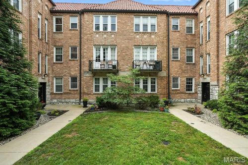 apt-1s-7530 Cromwell Dr, Clayton, MO, 63105-2956 | Card Image