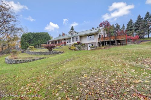 11 Mizianty Ln, Waymart, PA, 18472-6076 | Card Image