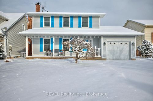 4 Grange Cres, Niagara on the Lake, ON, L0S1J0 | Card Image