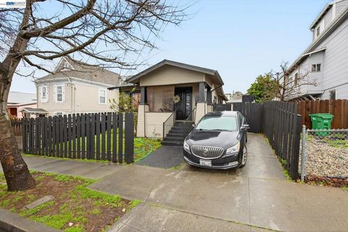 2724 E 22nd St, Oakland, CA, 94601-1818 | Card Image