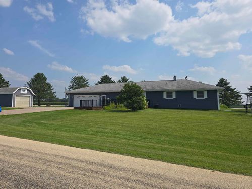 7551 Slabtown Rd, Lancaster, WI, 53813-9737 | Card Image