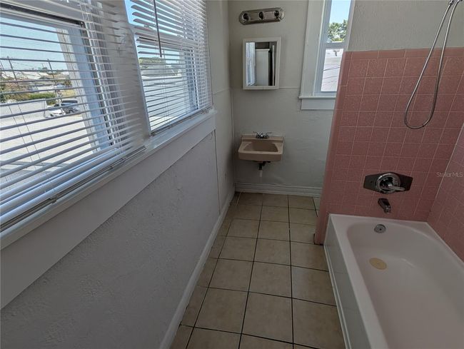 APT-2 - 2904 W Chestnut St, Condo with 2 bedrooms, 1 bathrooms and null parking in TAMPA FL | Image 20