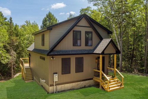 108 Chestnut Rd, Newport, NH, 03773-2721 | Card Image