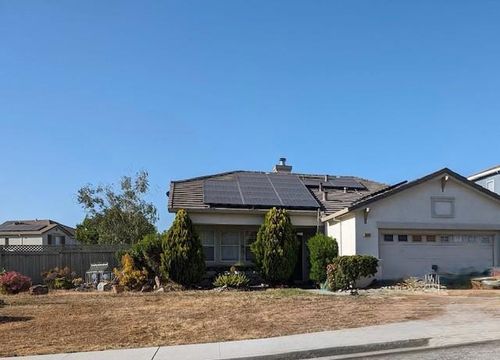 1800 Black Forest Dr, Hollister, CA, 95023-5693 | Card Image