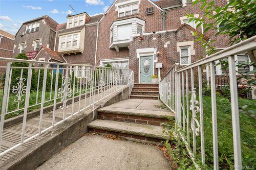 3433 83rd St, Jackson Heights, NY, 11372-3054 | Card Image