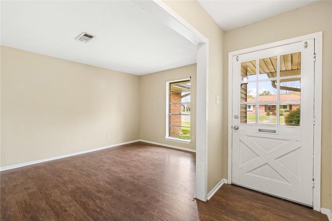 1101 E Rutgers Ln, House other with 3 bedrooms, 2 bathrooms and 2 parking in Deer Park TX | Image 4