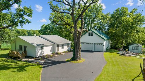 1071 E Honey Creek Rd, OREGON, IL, 61061-9712 | Card Image