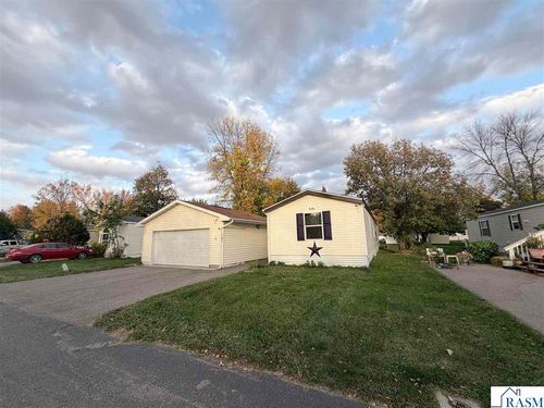 305 Mozart Ave E, Mankato, MN, 56001-9278 | Card Image