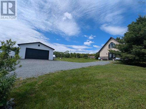 8 Matts Way, Enfield, NS, B2T1H9 | Card Image