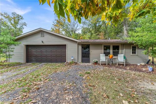 10990 Reed Rd, Columbia Station, OH, 44028-9158 | Card Image