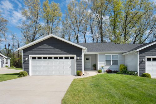 7190 Glendora Ln, Kalamazoo, MI, 49009-7445 | Card Image