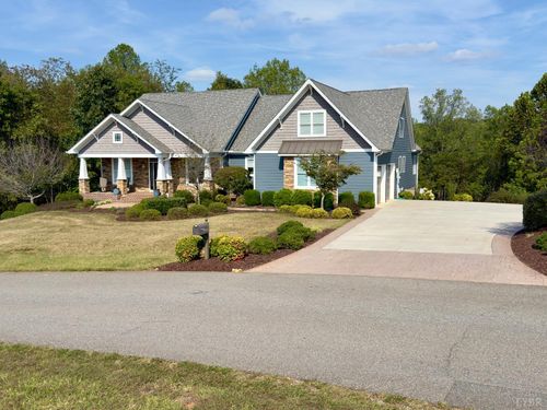 1420 W Crossing Dr, Forest, VA, 24551-4918 | Card Image
