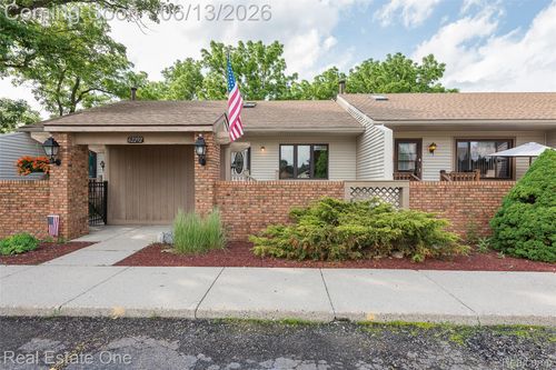 2-62292 Yorktown Dr, South Lyon, MI, 48178-1097 | Card Image