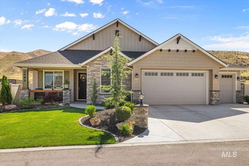 2685 Laidlaw Dr, Emmett, ID, 83617-3732 | Card Image
