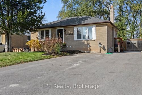 667 Wickens Ave, Burlington, ON, L7T3T1 | Card Image
