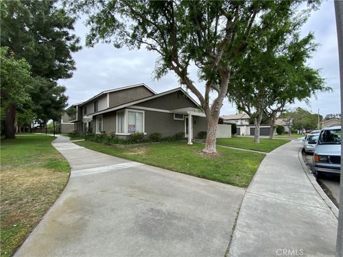 11214 Hood Way, Stanton, CA, 90680-2927 | Card Image